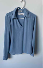 Load image into Gallery viewer, Rojo Tú Womens Blue Long Sleeve Collared Pullover Blouse Top Size Small
