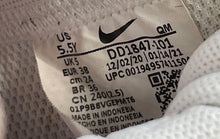 Load image into Gallery viewer, Nike Kids Blazer Mid '77 SE DD1847-101 White Black Pink Sneaker Shoes Size 5.5Y
