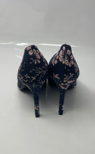 Load image into Gallery viewer, Charles David Womens Denise Blue Pink Floral Print Pump Heels Shoes Size 8
