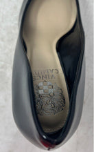 Load image into Gallery viewer, Vince Camuto Womens Savilla Black Leather Pointed Toe High Pump Heels Size 8M
