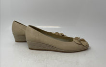 Load image into Gallery viewer, Sesto Meucci Womens Mel Creme Leather Perforated Slip-On Espadrilles Heels Sz 10
