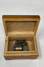 Load image into Gallery viewer, Reuge Swiss Movement Little Girl And Bird Bozeman Musical Box
