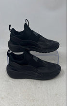 Load image into Gallery viewer, Nike Kids Flex Runner 4 IF2894-001 Black Slip-On Running Shoes Size 13.5C
