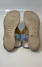 Load image into Gallery viewer, Michael Kors Womens Jilly Blue White Signature Print Flat Thong Sandals Size 9M
