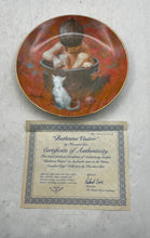 Load image into Gallery viewer, Set Of 2 Viletta Bathtime Visitor Nature Hunt Decorative Collector Plates
