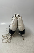 Load image into Gallery viewer, Unisex Kids White Leather Boots High Top Lace-Up Figure Ice Skates Size 13
