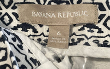 Load image into Gallery viewer, Banana Republic Womens Multicolor Printed Pockets Chino Shorts Size 6
