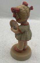 Load image into Gallery viewer, Lot Of 7 Pcs Mixed Variety Multicolor Ceramic Decorative Collectible Figurines
