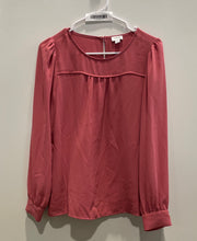 Load image into Gallery viewer, J.Crew Womens Dark Rose Pink Round Neck Long Sleeve Back Button Blouse Top Sz XS
