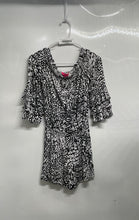 Load image into Gallery viewer, Lilly Pulitzer Womens Calla White Black Off The Shoulder One-Piece Romper Sz XXS
