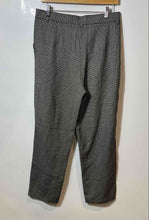 Load image into Gallery viewer, Authentic Escada Womens Black White Wool Pleated Front Trouser Pants Size EUR 40
