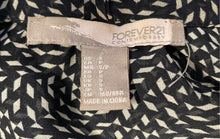 Load image into Gallery viewer, Forever 21 Womens Black Printed Long Sleeve V-Neck Ruffle Pullover Blouse Top S
