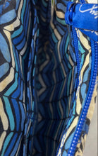 Load image into Gallery viewer, Vera Bradley Womens Blue Floral Print Quilted Wristlet Wallet
