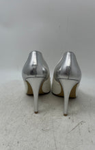 Load image into Gallery viewer, Rock Republic Womens Deliah White Silver Slip-On Stiletto Pump Heels Size 8.5M
