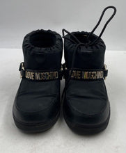 Load image into Gallery viewer, Authentic Love Moschino Womens Black Round Toe Ankle Snow Boots Size 35
