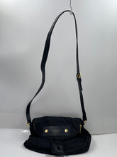 Load image into Gallery viewer, Authentic Marc Jacobs Womens Preppy Black Zipper Adjustable Strap Crossbody Bag
