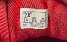 Load image into Gallery viewer, Vans Boys Atwood 500714 Red Round Toe Low Top Lace-Up Tennis Shoes Size 7
