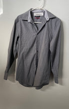 Load image into Gallery viewer, Van Heusen Mens Gray Striped Flex Collar Slim Fit Stretch Dress Shirt Size 15

