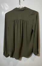 Load image into Gallery viewer, H&amp;M Womens Green Long Sleeve Collared Button-Up Shirt Size 2
