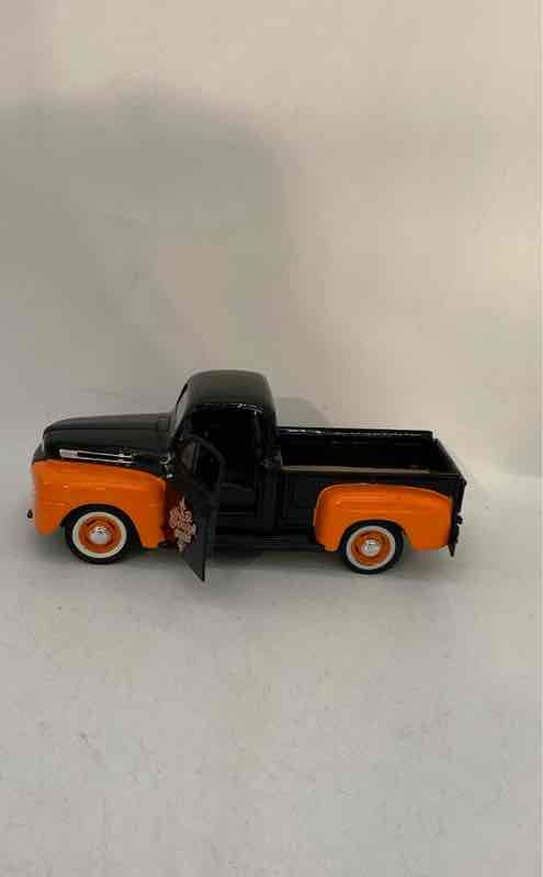 Maisto 1948 Orange Black Ford F1 Pickup Collectible Diecast Model Truck Toy