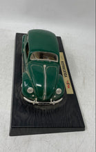 Load image into Gallery viewer, VTG Maisto Special Edition 1951 Volkswagen Export Sedan Beetle 1:18 Diecast Car
