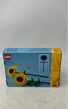 Load image into Gallery viewer, Lego 40524 Yellow Sunflowers 191 Pcs Building Toy Complete Set Factory Sealed
