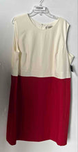 Load image into Gallery viewer, Evan Picone Womens Cream And Crimson Sleeveless Sheath Dress Size 22W With Tag
