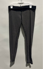 Load image into Gallery viewer, Lululemon Womens Black White Striped Wunder Under Compression Leggings Size 8
