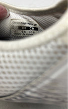 Load image into Gallery viewer, Shimano Womens SH-IC500 White Round Toe Low Top Cycling Shoes Size 8.5
