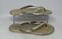 Load image into Gallery viewer, Michael Kors Womens Jet Set Gold Textured Open Toe Flat Flip-Flop Sandals Size 9
