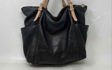 Load image into Gallery viewer, Michael Kors Womens Jet Set Black Leather Charm Double Handle Tote Handbag
