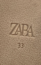 Load image into Gallery viewer, Zara Kids Beige Leather Double Strap Mary Jane Dress Shoes Size 33
