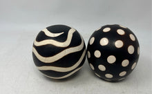 Load image into Gallery viewer, Set Of 2 Pcs Assorted Black &amp; White Printed Ceramic Home Decorative Sphere Balls
