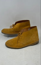 Load image into Gallery viewer, Clarks Original Mens Yellow Suede Round Toe Lace-Up Ankle Chukka Boots Size 11M
