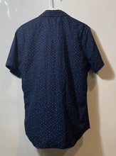 Load image into Gallery viewer, Express Mens Blue Printed Cotton Short Sleeve Dress Shirt Size M 15-15.5
