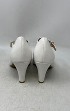 Load image into Gallery viewer, Giani Bernini Womens Velma White Round Toe Mary Jane Heels Size 9M

