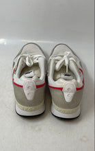 Load image into Gallery viewer, Nike Womens Venture Runner CK2948-103 White Gray Lace-Up Sneaker Shoes Size 8.5

