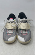 Load image into Gallery viewer, Nike Kids Kyrie Flytrap 3 White Gray Low Top Lace-Up Sneaker Shoes Size 7Y
