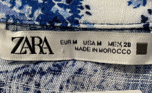 Load image into Gallery viewer, Zara Womens Blue White Paisley Print Long Sleeve Collared Cropped Top Size M
