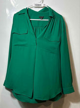 Load image into Gallery viewer, Ann Taylor Womens Green Long Sleeve Collared Front Pockets Blouse Top Size Large
