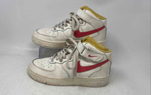 Load image into Gallery viewer, Nike Boys Air Force 1 Mid LE DH2933-102 White Pink Sneakers Shoes Size 4.5Y
