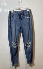 Load image into Gallery viewer, American Eagle Outfitters Womens Blue Distressed Denim Skinny Leg Jeans Size 4
