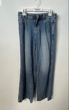 Load image into Gallery viewer, Pacsun Womens Blue Cotton Medium Wash Stretch Cropped Wide-Leg Jeans Size 27
