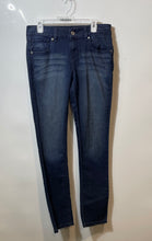 Load image into Gallery viewer, Guess Womens Blue Denim Dark Wash Mid-Rise Sarah Fit Skinny Leg Jeans Size 30

