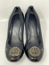 Load image into Gallery viewer, Authentic Tory Burch Womens Caroline Black Leather Pump Heels Size 9M Damaged
