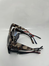Load image into Gallery viewer, Diff, Puma, Guess Multicolored Sunglasses (5 Pcs)
