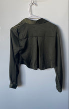 Load image into Gallery viewer, Zara Womens Green Long Sleeve Collared Button Front Cropped Blouse Top Size XS
