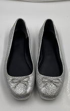 Load image into Gallery viewer, Authentic Tory Burch Womens Laila 2 46986 Metallic Silver Ballet Flats Size 7.5M

