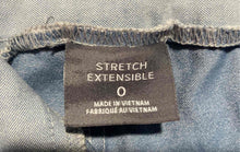 Load image into Gallery viewer, Van Heusen Womens Light Blue Stretch Extensible Cropped Pants Size 0
