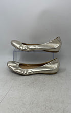 Load image into Gallery viewer, J. Crew Womens Cece Beige Leather Slip-On Round Toe Ballet Flats Size 10
